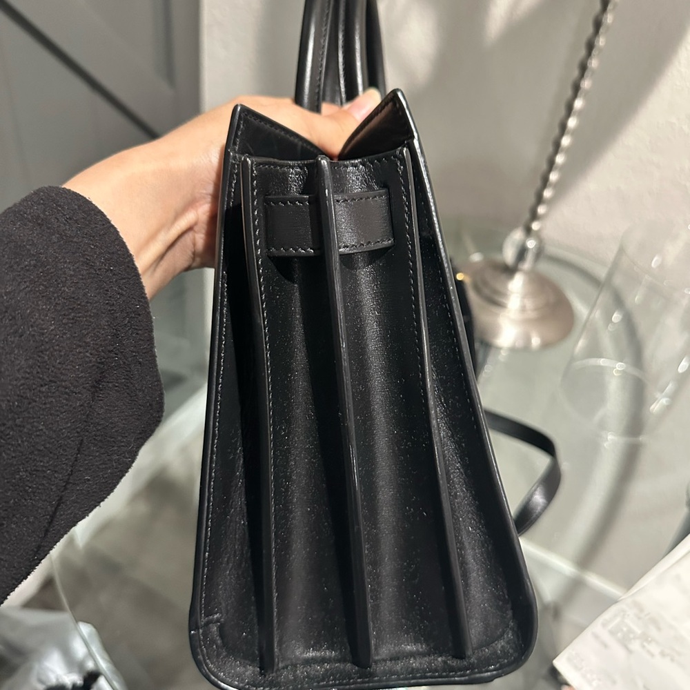 Saint Laurent Shiny Black Leather Handbag - Picture 8 of 9